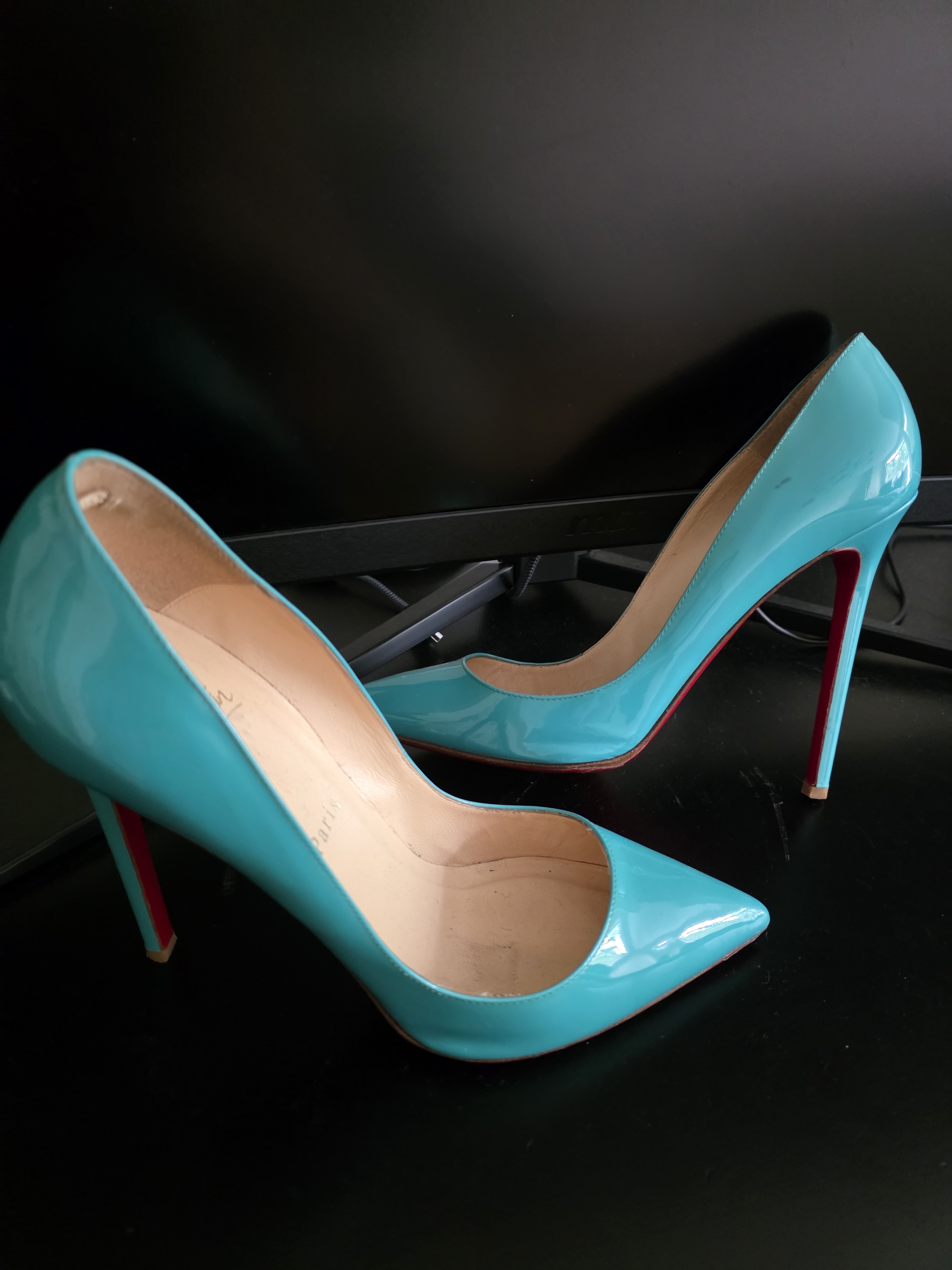 Christian Louboutin Aqua Turquoise Patent Leather Pointed-Toe Pumps 39 Kate